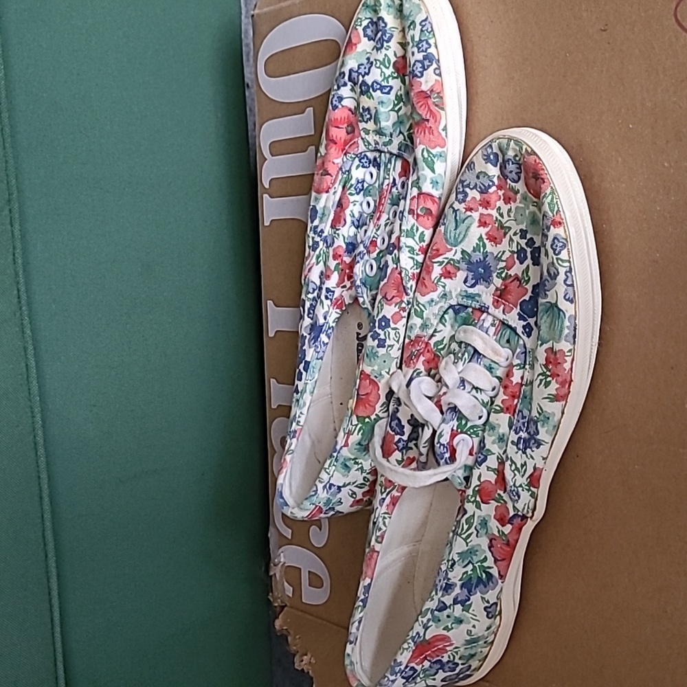 Floral shoes